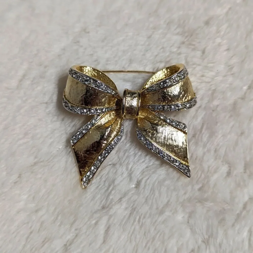 Vintage 1980's Goldtone & Rhinestones Bow Brooche